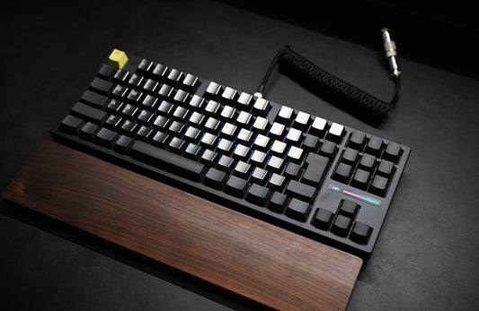 Hot-Swappable vs Soldered Keyboards 2026: Which Should You Buy?