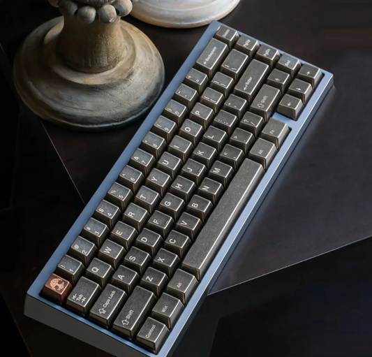 Metal Keycaps vs Plastic: Sound, Feel, and Longevity Comparison